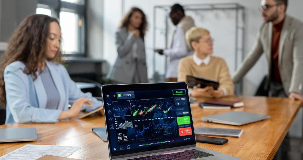 how mobile applications are improving the fintech industry